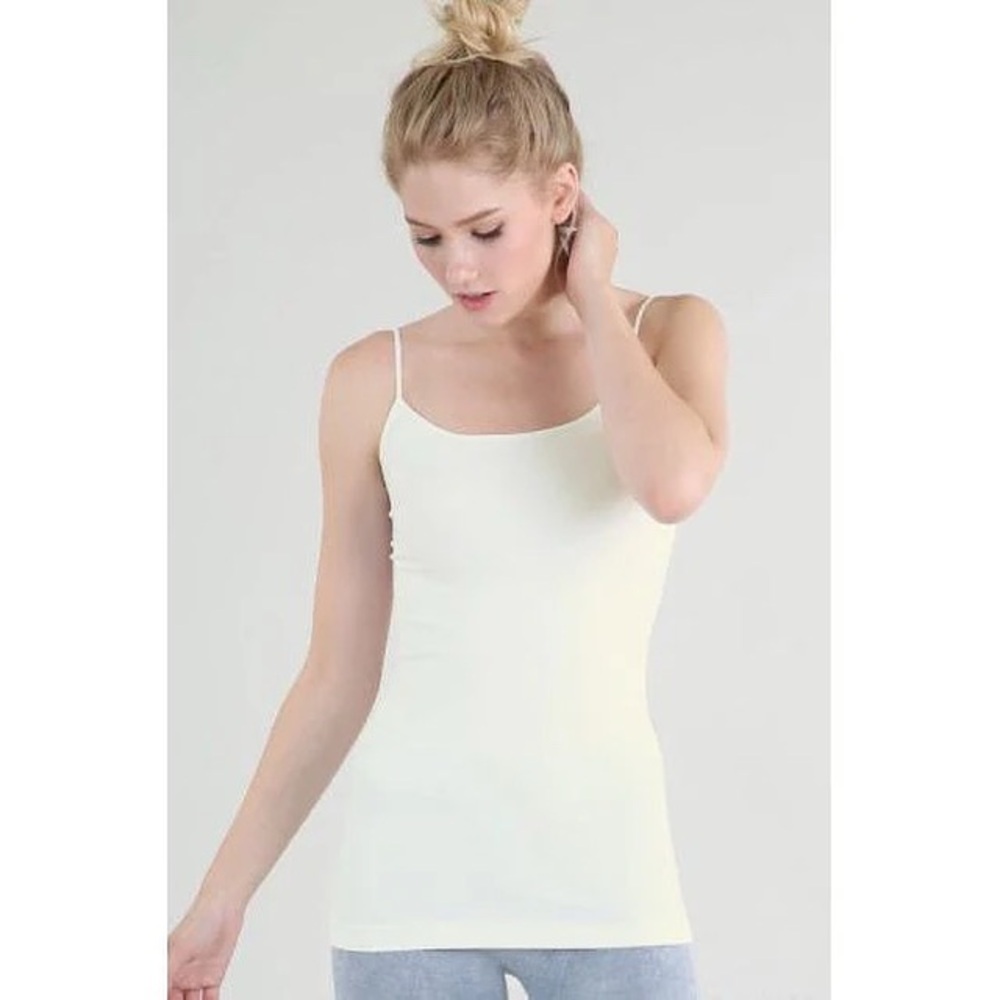 BRAND NEW WITH TAGS Ivory Seamless Cami – One Size